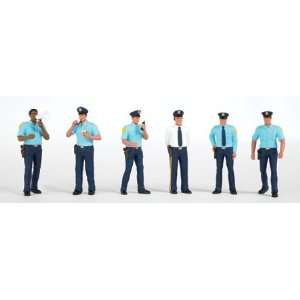    Bachmann O Scale (1/43 1/48) Police Figure Set: Toys & Games