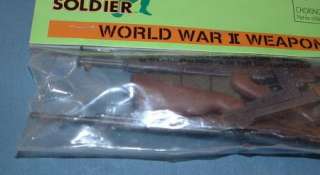 ULTIMATE SOLDIER; WORLD WAR II WEAPONS / GEAR FOR 12 FIGURE   1998 (6 