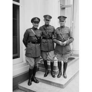   Lowell Smith, Lt. Leigh Wade at White House, [Washington, D.C., 9/10