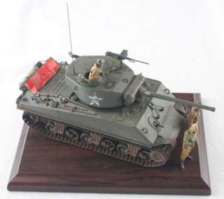 Built 135 US Sherman M 4 Jumbo with Figures Tamiya  