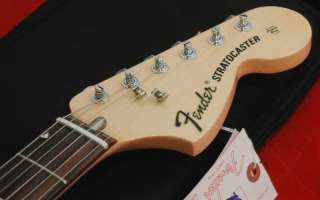 New Fender ® Classic Series 70s Stratocaster, Strat, 3 Color Sunburst 