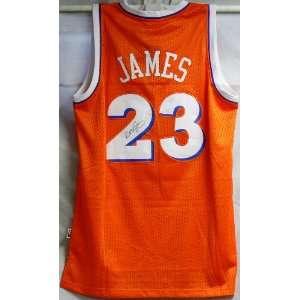  Lebron James Autographed Uniform   2: Sports & Outdoors