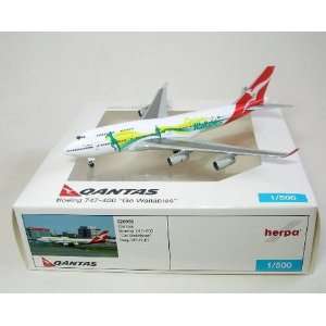  Herpa Qantas 747 400 1/500 Go Wallabies Toys & Games