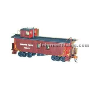   HO Scale Wood Sheathed Caboose Kit   Canadian Pacific Toys & Games
