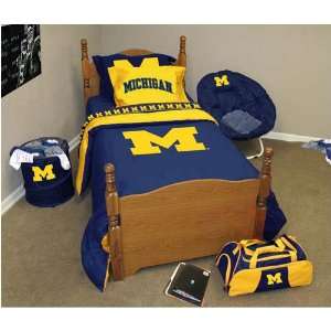   Michigan Wolverines NCAA Bed in a Bag   Full/Queen: Sports & Outdoors