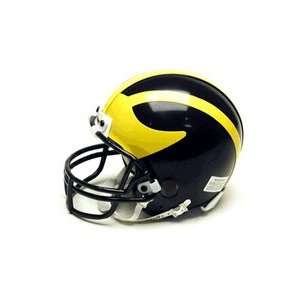   Miniature Replica NCAA Helmet w/Z2B Mask by Riddell