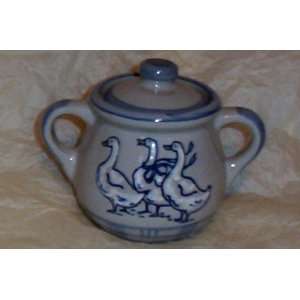  Louisville Stoneware Gaggle of Geese Sugar Bowl & Lid 