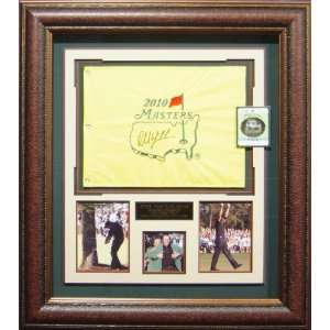  Phil Mickelson SIGNED 2010 Masters Flag Framed Display 