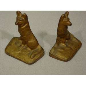  This is a Pair of Vintage 1940s Cast Iron Wolf Book Ends 