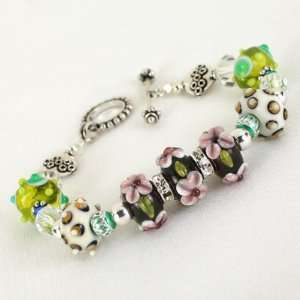   Stretch Bracelet   Purple Flowers and Green: Arts, Crafts & Sewing