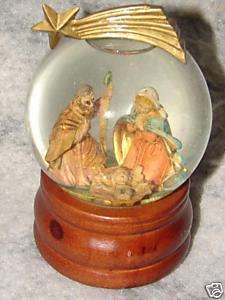 1995 San Francisco Music Box   Nativity Water Globe  