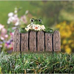  Frog Mini Garden Fence: Patio, Lawn & Garden