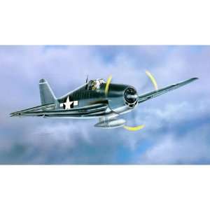    Trumpeter 1/32 Grumman F6F3 Hellcat Fighter Kit: Toys & Games