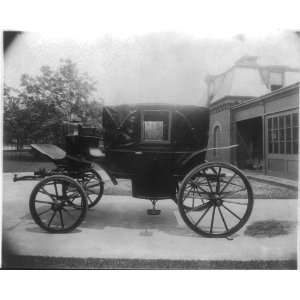   Horse drawn Landau,White House Stables,Wash DC,c1903