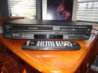 JVC HR XVC26U VHS HI FI SQPB VCR & DVD / VIDEO CD / CD PLAYER + REMOTE 