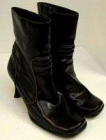 Predictions Womens Brown Leather Boots Heels Sz Size 9  