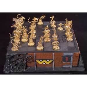  Aliens Deluxe Gold Chess Set: Toys & Games