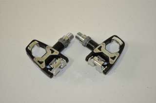 Wellgo R4 SPD R clipless road pedals   black   new, with cleats 