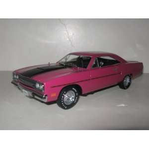  1970 Plymouth Road Runner Pink/Moulin Rouge 1/24 Toys 