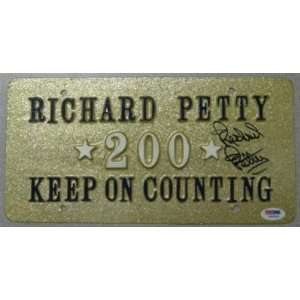 Richard Petty Hand Signed 200 Win License Plate Psa Coa   NASCAR 