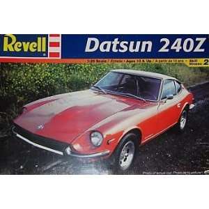  Revell Datsun 240Z 1:25 Scale Model Kit Car: Toys & Games